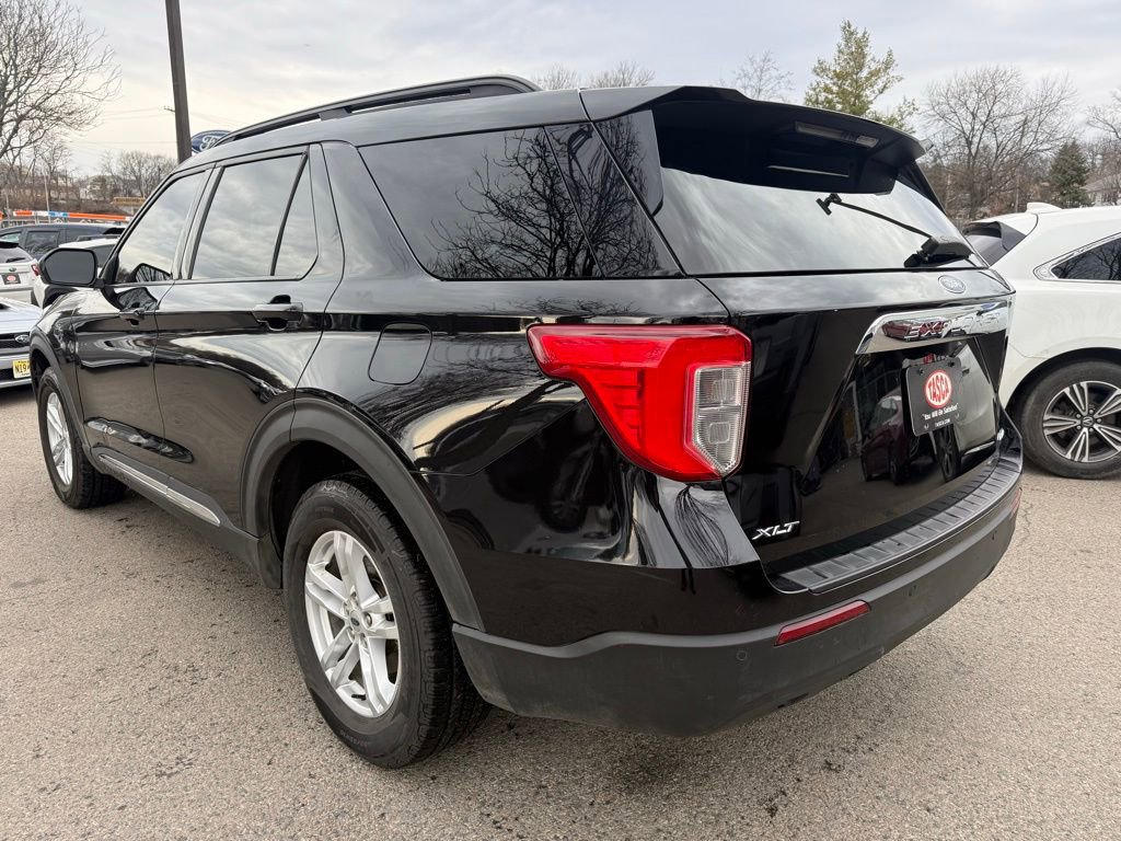 Used 2021 Ford Explorer XLT image 10