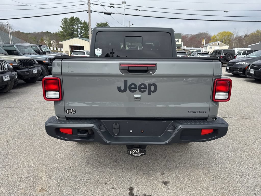Certified 2021 Jeep Gladiator Sport AWD/4WD image 4