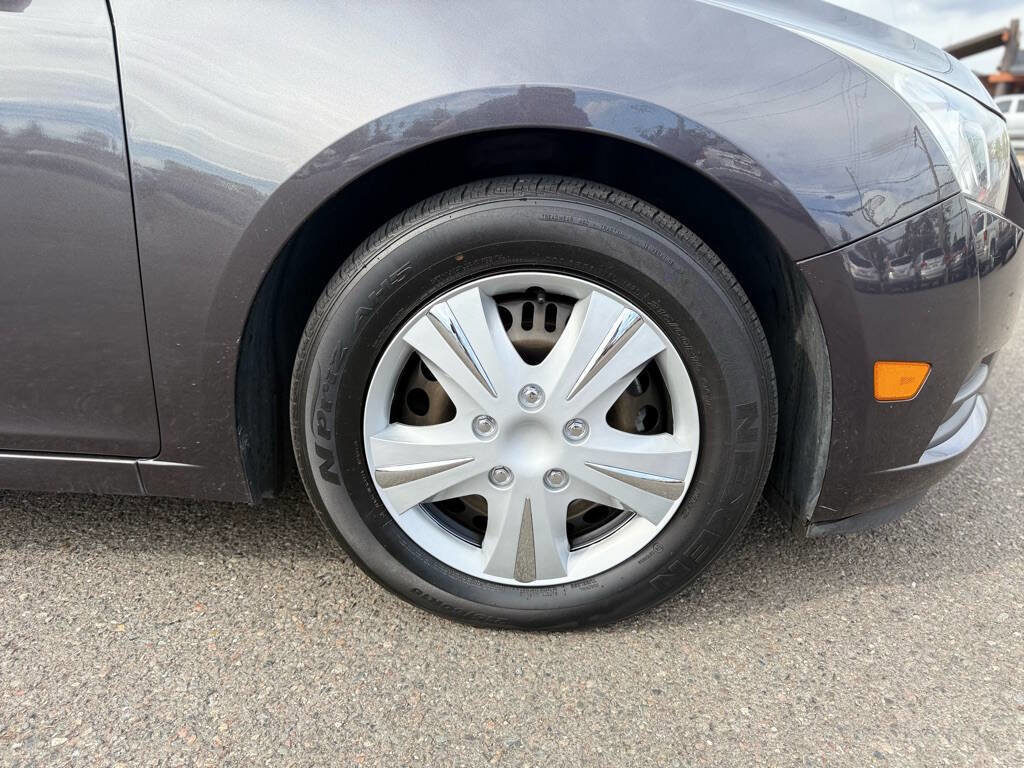 Used 2014 Chevrolet Cruze LS image 18