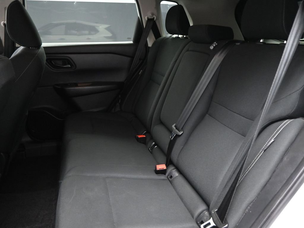 Used 2024 Nissan Rogue S image 14