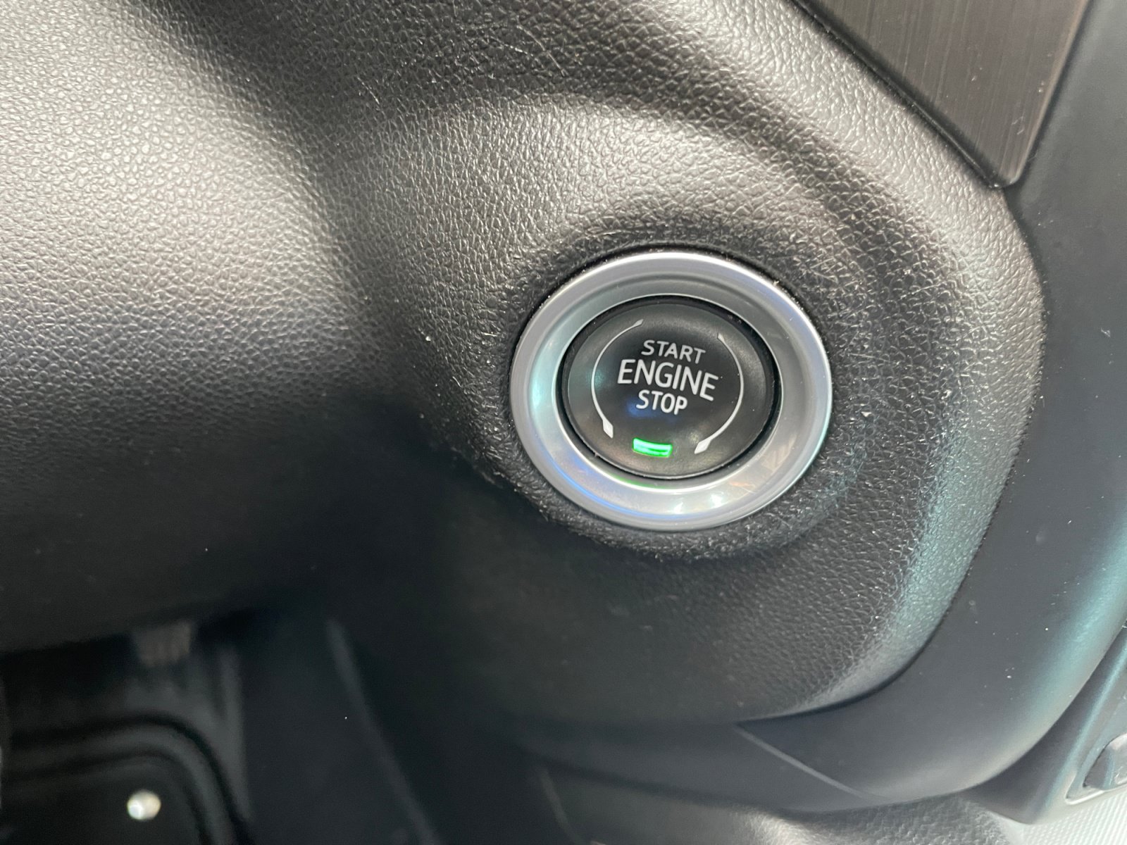 Used 2022 GMC Sierra 2500 AT4 w/ AT4 Premium Plus Package AWD/4WD image 19