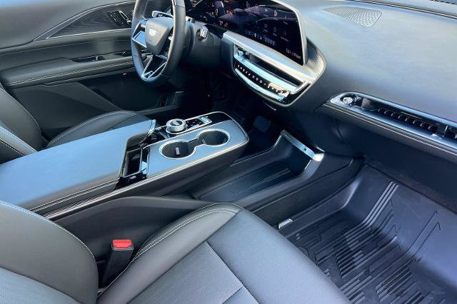New 2026 Cadillac Lyriq Sport w/ LPO, Floor Liner Package AWD/4WD image 18