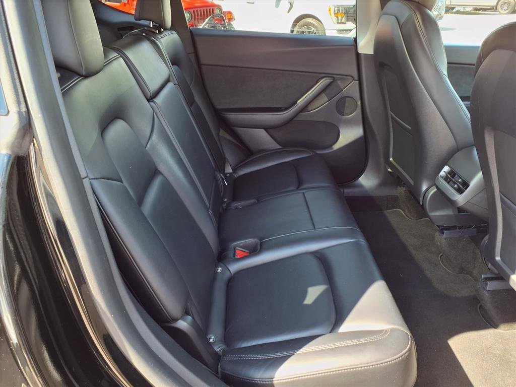 Used 2021 Tesla Model Y Long Range image 15