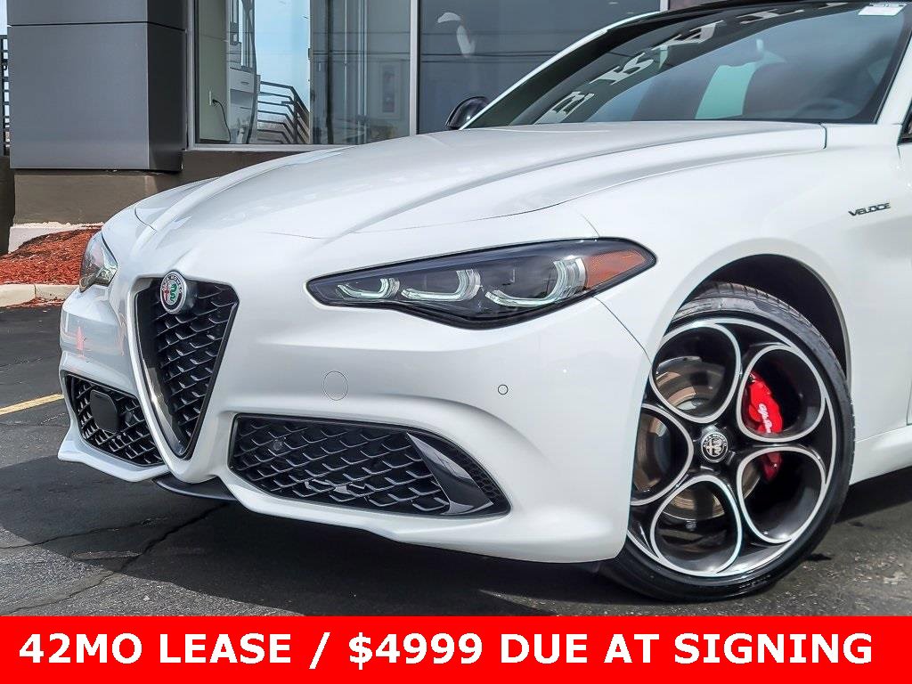 New 2025 Alfa Romeo Giulia AWD w/ Veloce Package AWD image 2