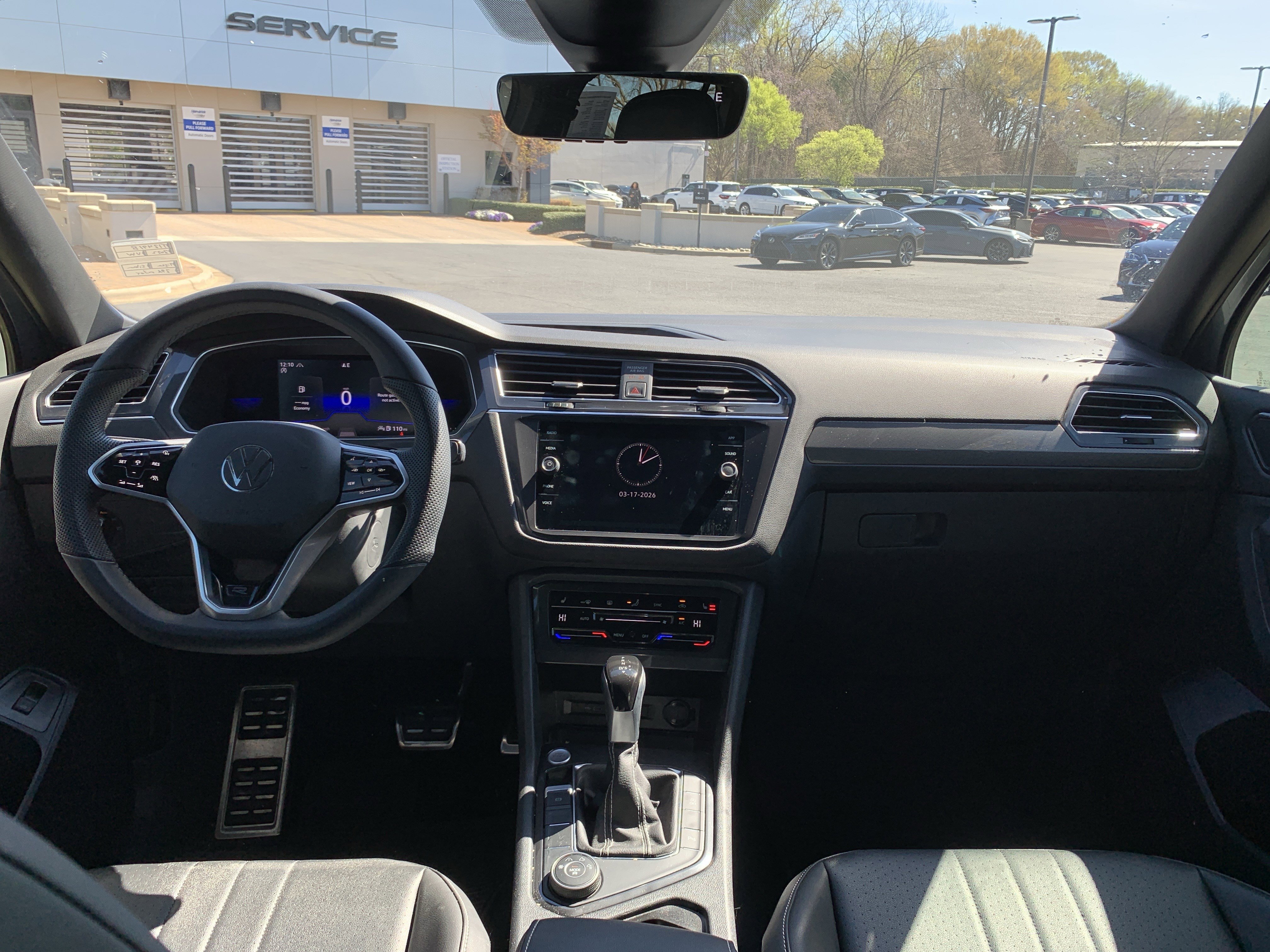 Used 2022 Volkswagen Tiguan SE R-Line image 30