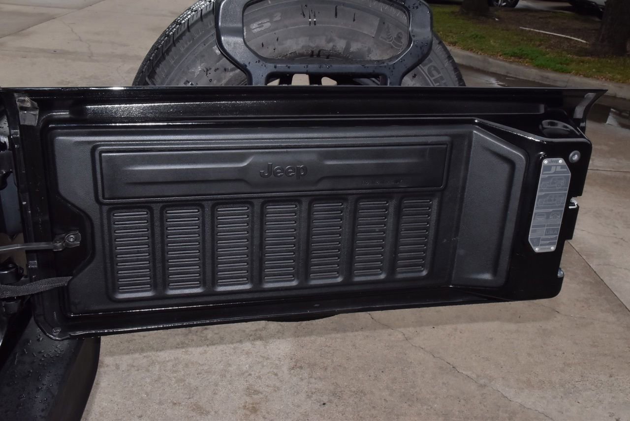Used 2021 Jeep Wrangler Sport AWD/4WD image 34