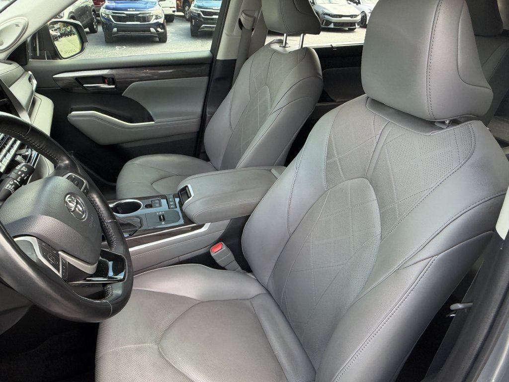 Used 2022 Toyota Highlander Platinum AWD/4WD image 24