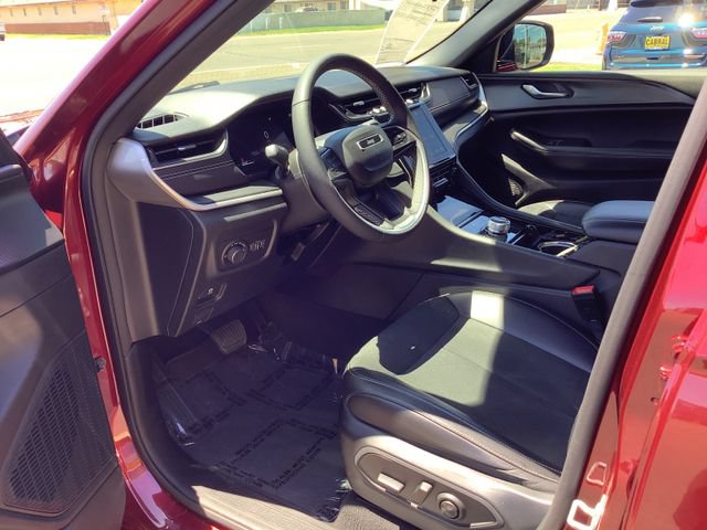 Used 2023 Jeep Grand Cherokee L Laredo AWD/4WD image 7