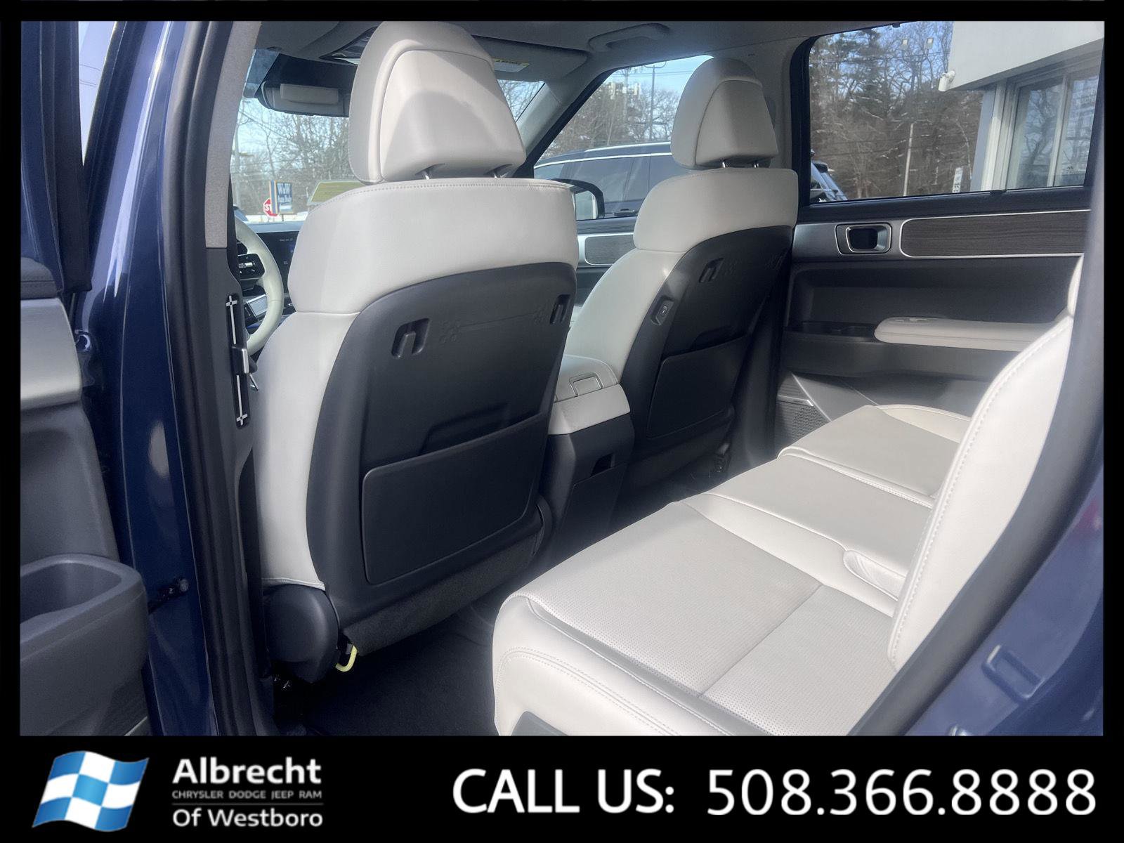 Used 2025 Hyundai Santa Fe Limited image 12