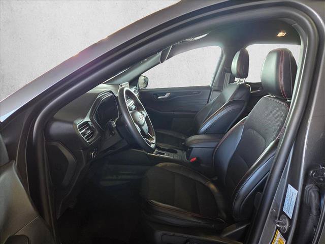 Used 2025 Ford Escape ST-Line AWD/4WD image 10