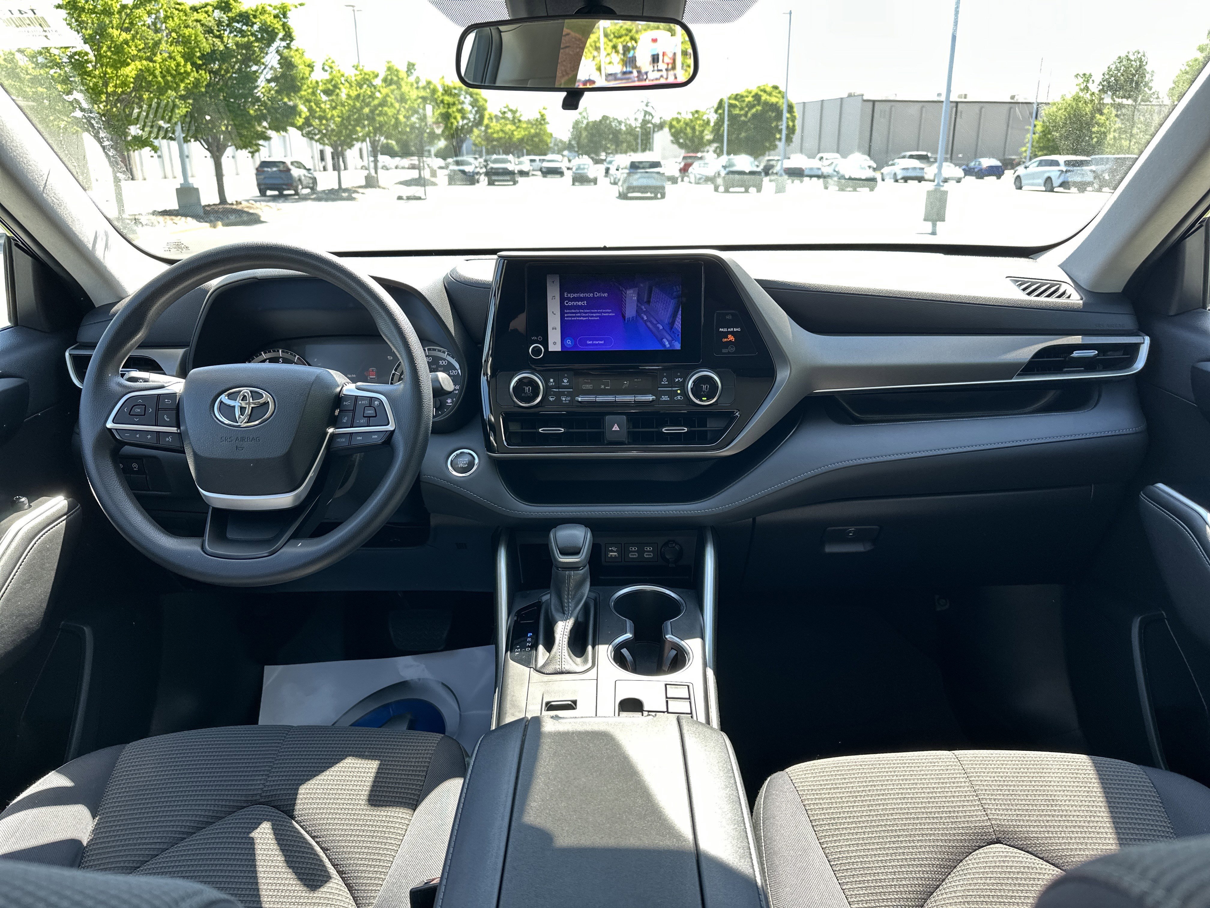 Used 2023 Toyota Highlander L FWD image 29