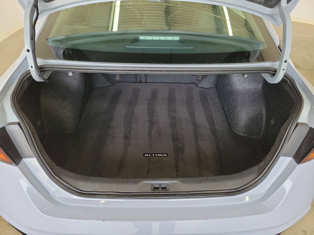 Used 2024 Nissan Altima 2.5 SR FWD image 11