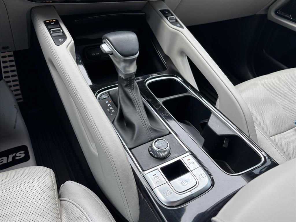 Used 2024 Kia Telluride SX w/ Towing Package image 18