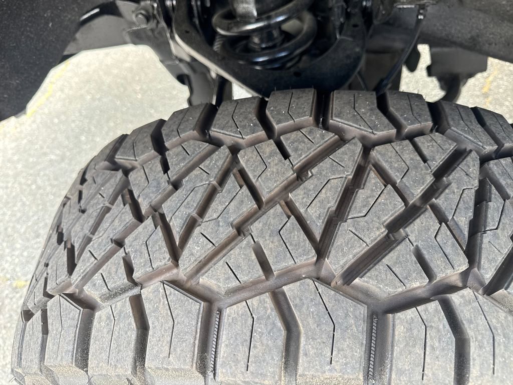 Used 2018 Chevrolet Silverado 1500 LTZ Z71 w/ LTZ Plus Package AWD/4WD image 14