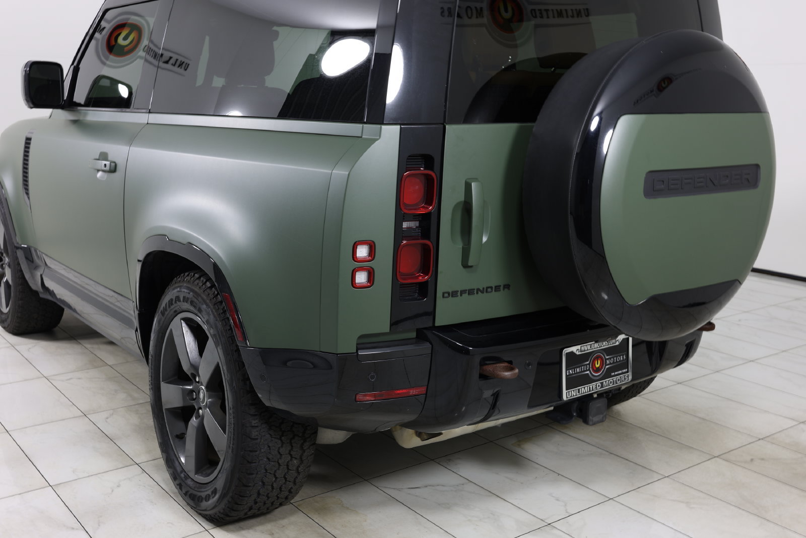 Used 2023 Land Rover Defender 90 SE AWD/4WD image 46