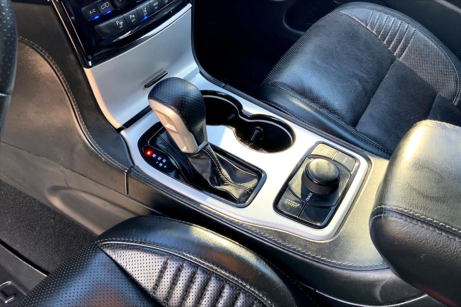 Used 2020 Jeep Grand Cherokee Trackhawk AWD/4WD image 17