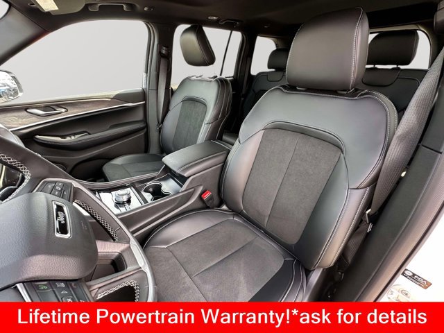 New 2026 Jeep Grand Cherokee Altitude AWD/4WD image 19