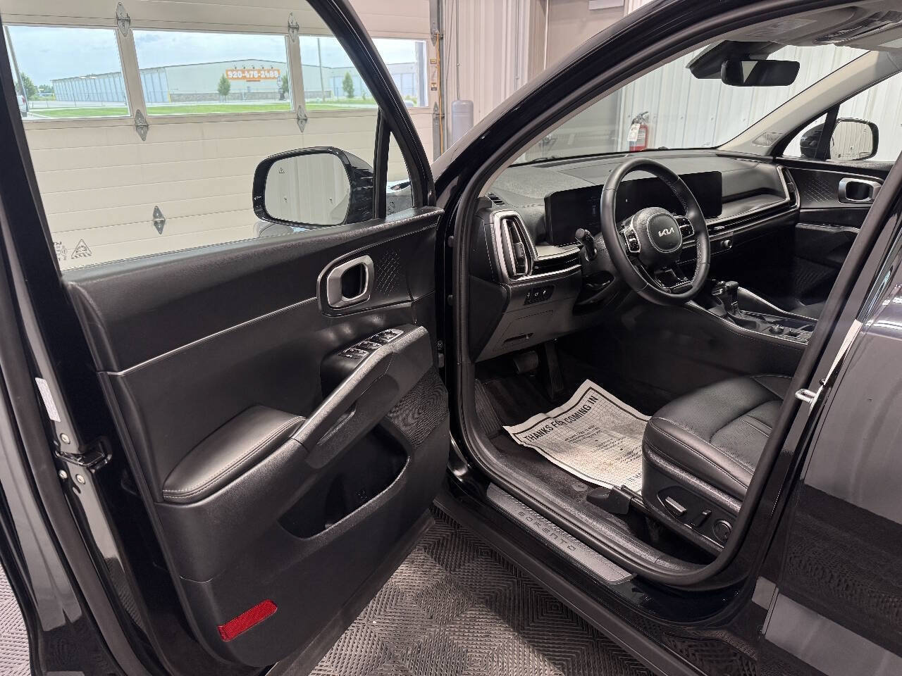 Used 2025 Kia Sorento EX AWD/4WD image 7