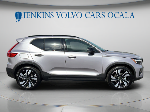 New 2026 Volvo XC40 B5 Plus w/ Climate Package AWD/4WD image 2
