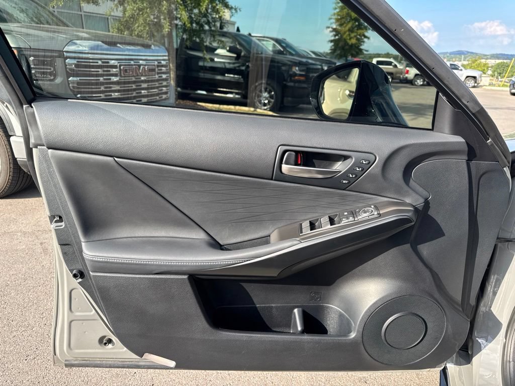 Used 2025 Lexus IS 350 F Sport RWD image 10