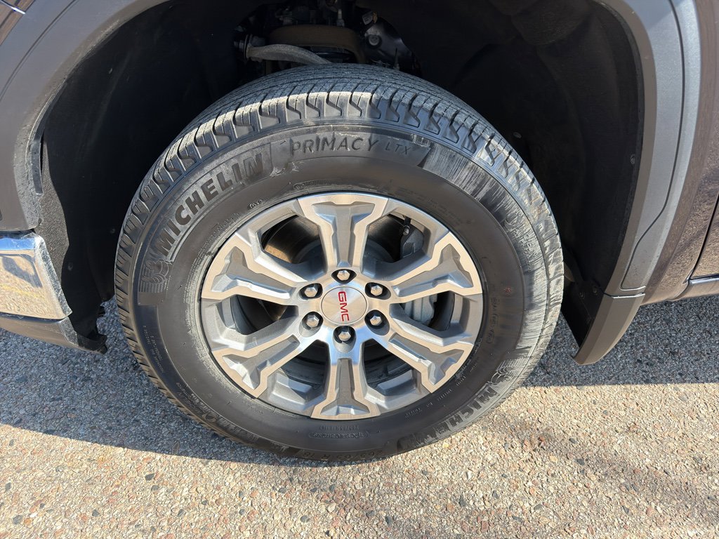 Used 2024 GMC Sierra 1500 SLT image 3