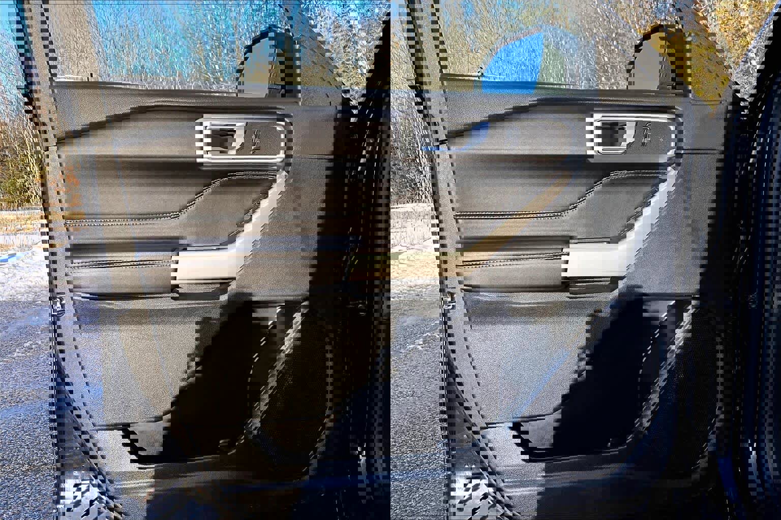 Used 2021 Ford Explorer XLT w/ Equipment Group 202A image 22