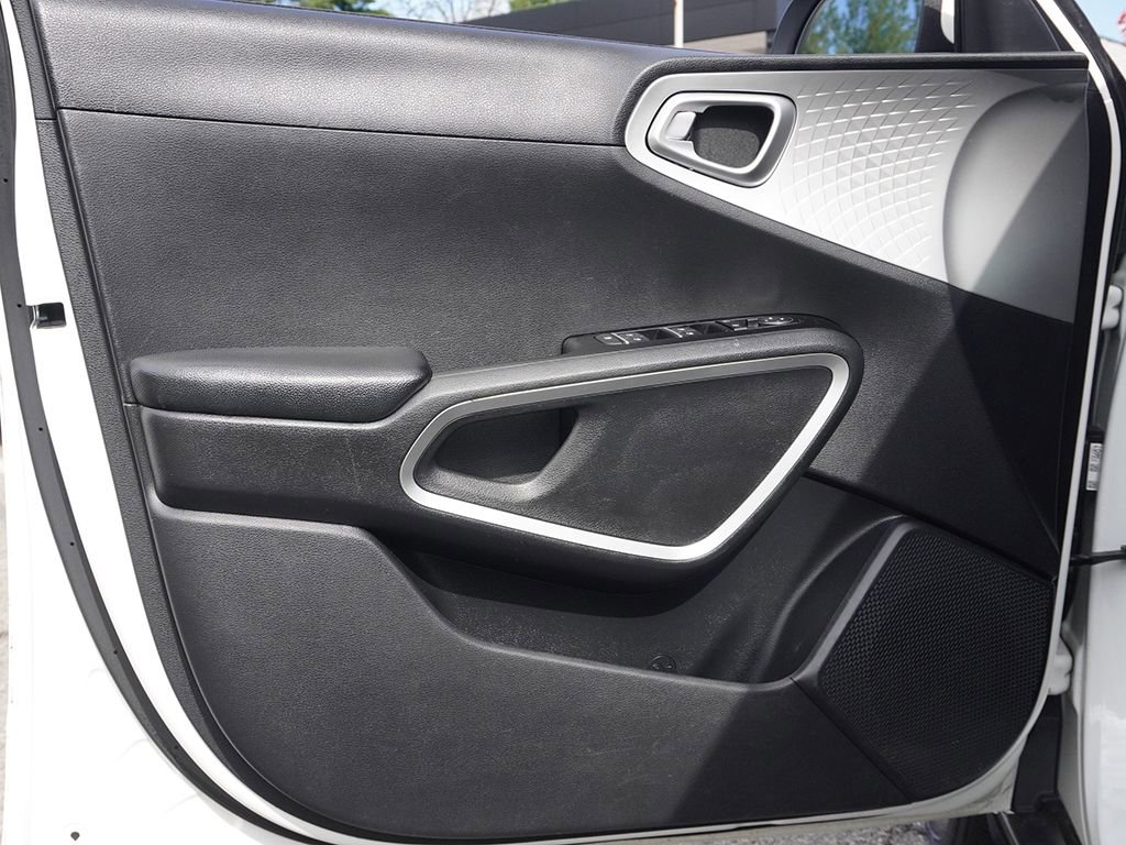 Used 2020 Kia Soul LX FWD image 15