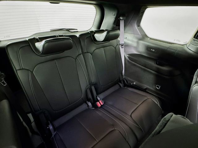 New 2025 Jeep Grand Cherokee L Limited w/ Luxury Tech Group II image 31