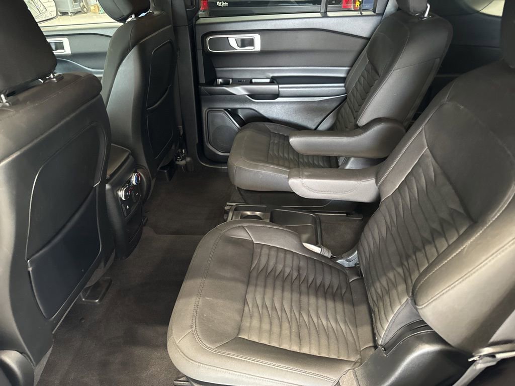 Used 2020 Ford Explorer XLT w/ Comfort Package image 3