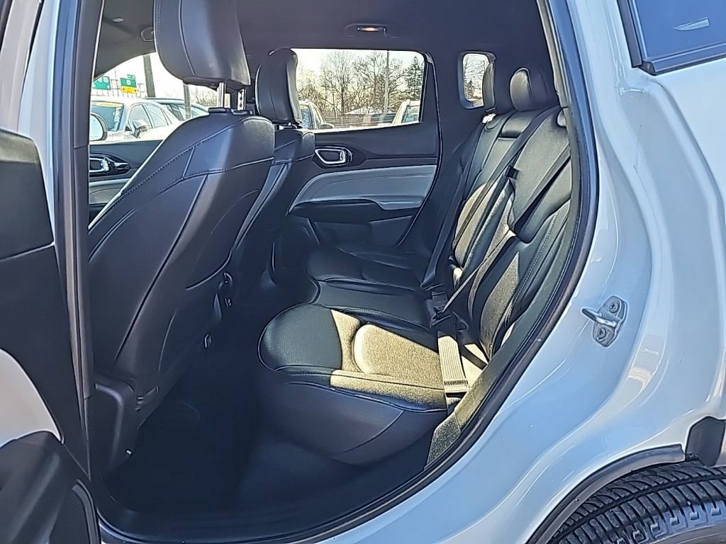Used 2025 Jeep Compass Limited image 26