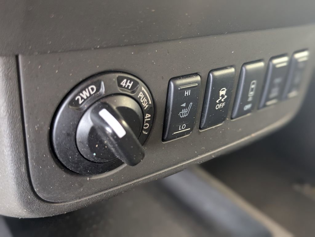 Used 2019 Nissan Frontier PRO-4X image 23