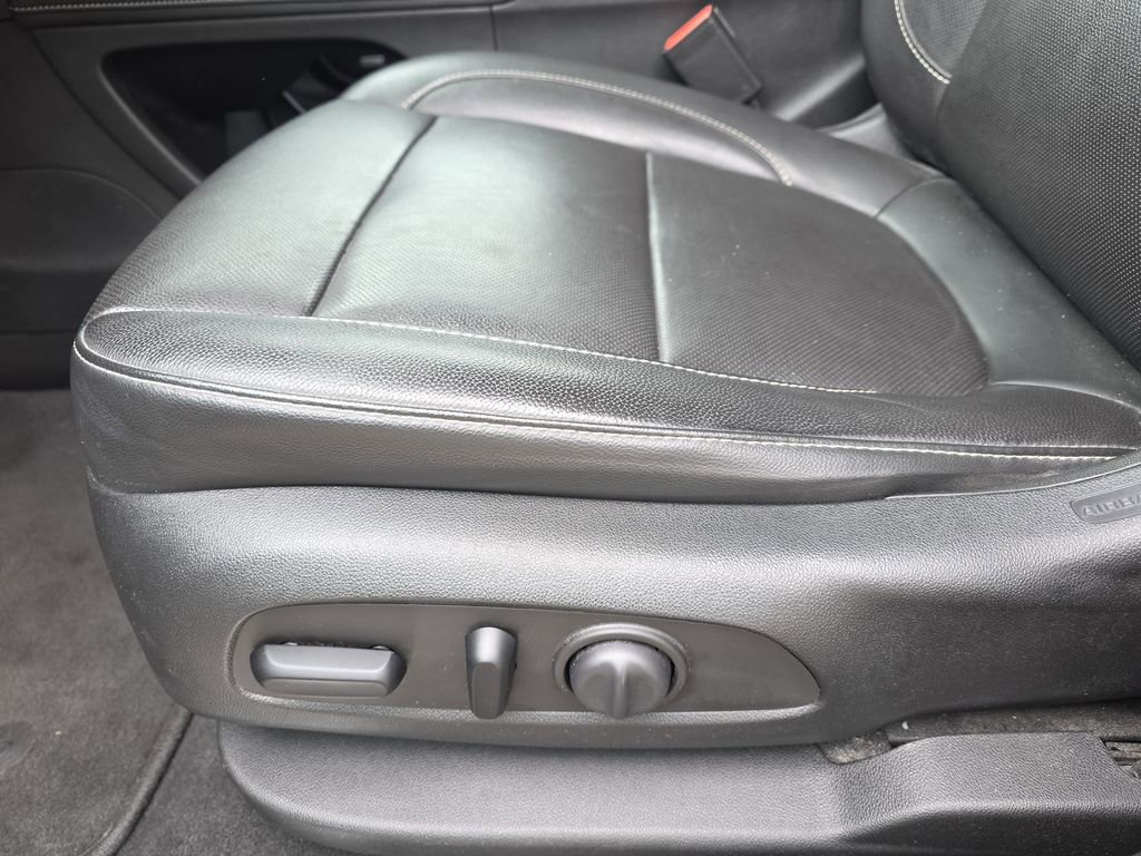 Used 2020 GMC Acadia SLT w/ Premium Package FWD image 32