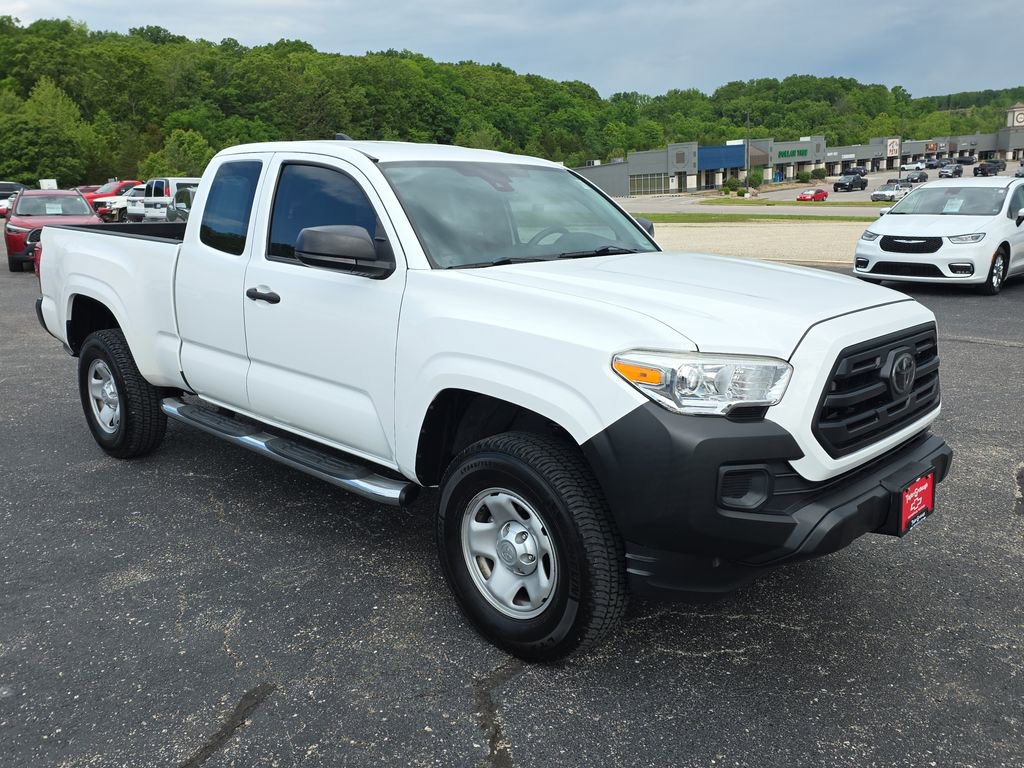 Used 2018 Toyota Tacoma SR AWD/4WD image 2
