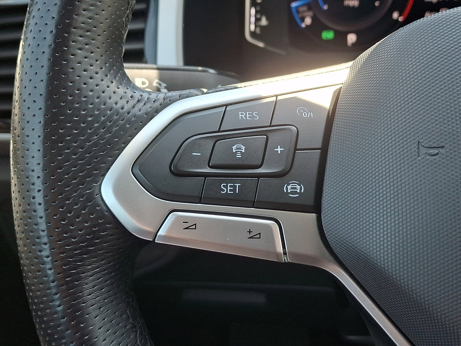 Used 2021 Volkswagen Atlas SEL Premium AWD/4WD image 23