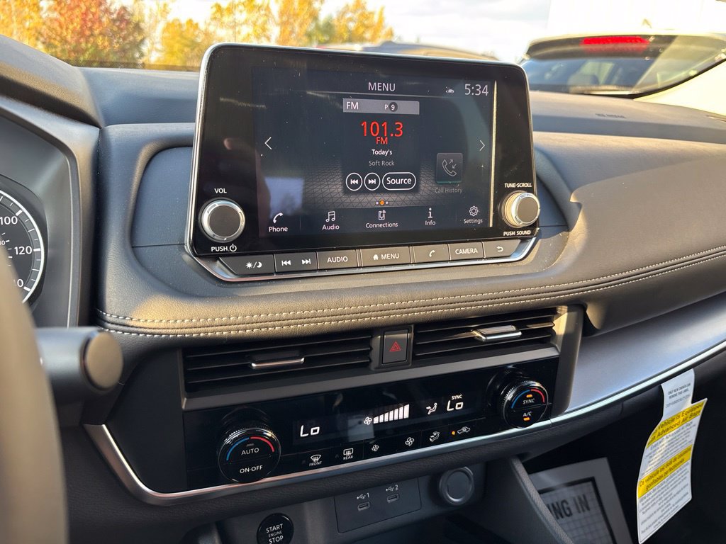 Certified 2026 Nissan Rogue SV AWD/4WD image 29
