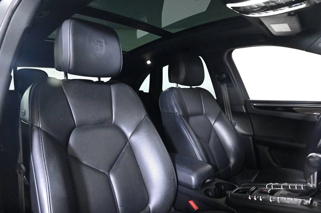 Certified 2018 Porsche Macan S AWD/4WD image 18