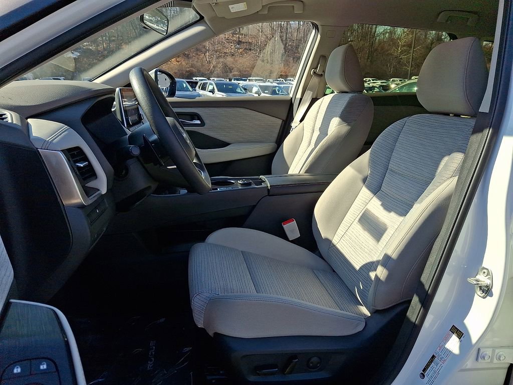 Certified 2023 Nissan Rogue SV AWD/4WD image 15
