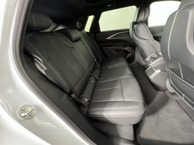 Used 2024 Cadillac Lyriq Sport image 28