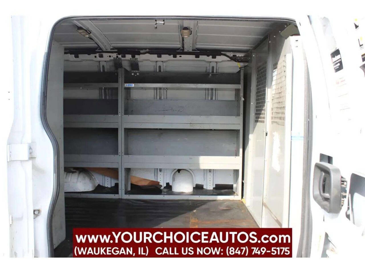 Used 2018 GMC Savana 3500 w/ Driver Convenience Package image 17