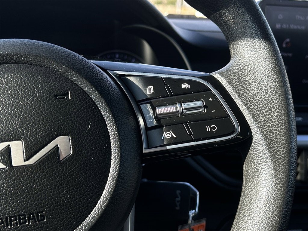 Used 2023 Kia Forte LXS image 39