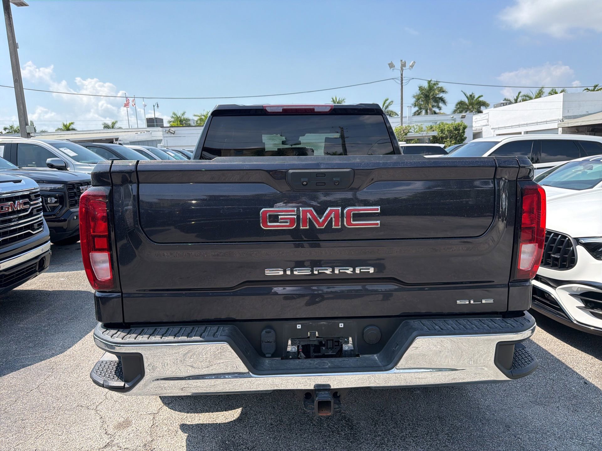 Used 2023 GMC Sierra 1500 SLE RWD image 9