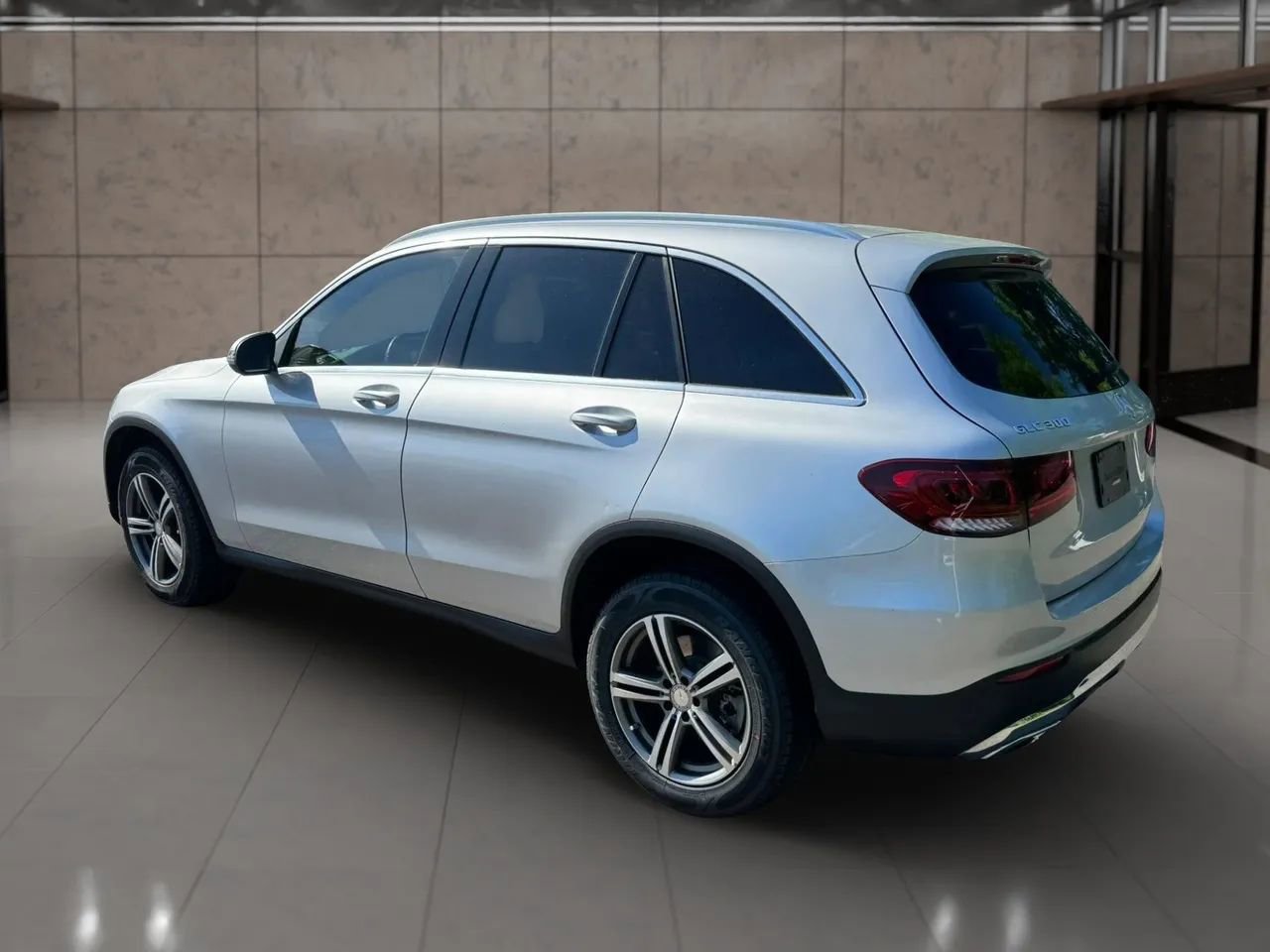 Used 2020 Mercedes-Benz GLC 300 image 4