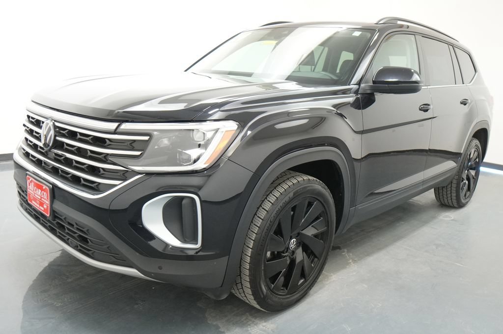 Used 2024 Volkswagen Atlas SE AWD/4WD image 3