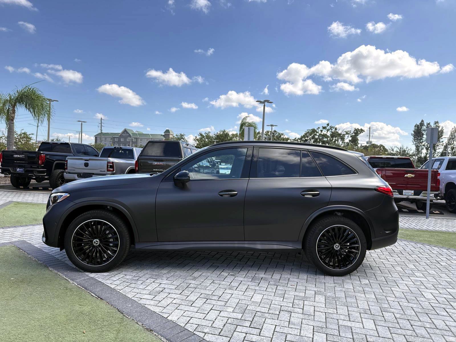New 2027 Mercedes-Benz GLC 300 image 3