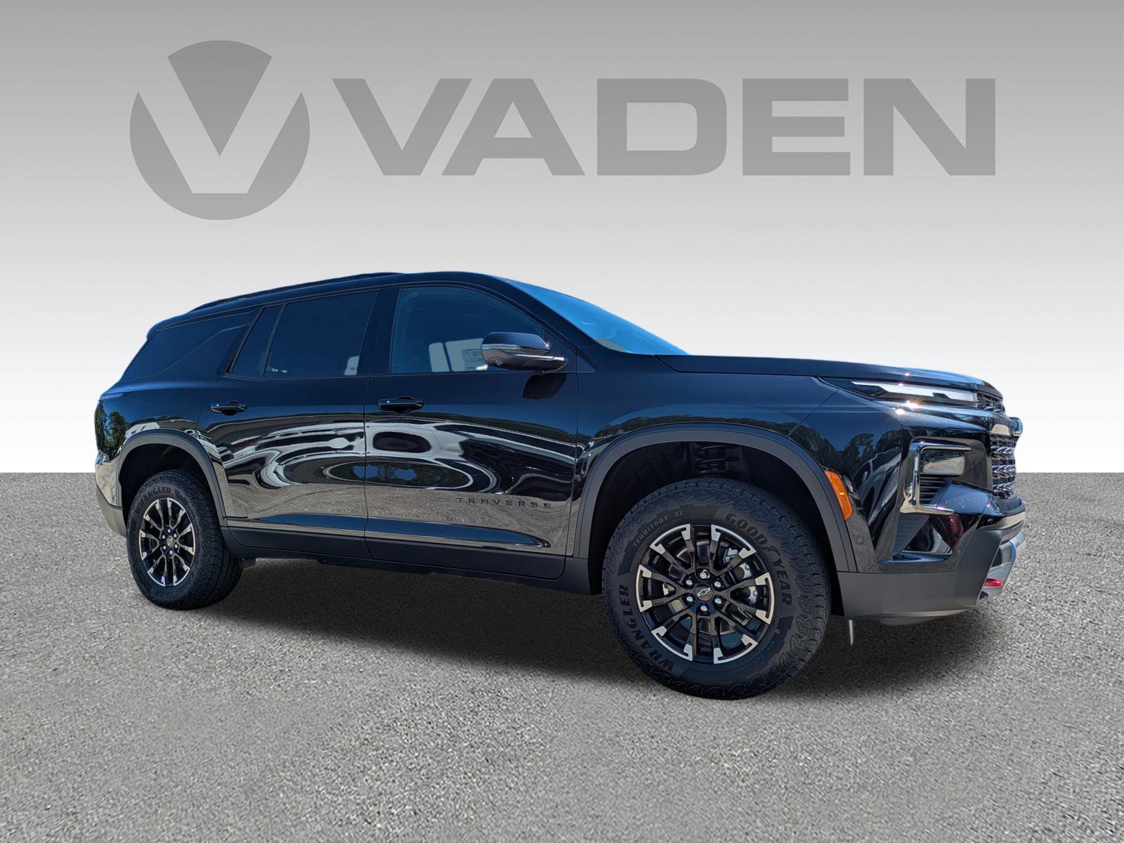 New 2026 Chevrolet Traverse Z71 w/ Enhanced Driving Package AWD/4WD image 3