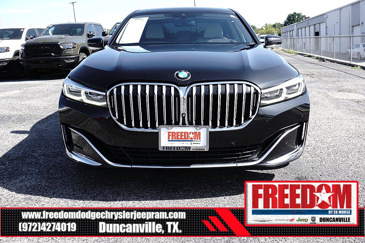 Used 2021 BMW 740i w/ Premium Package RWD image 8