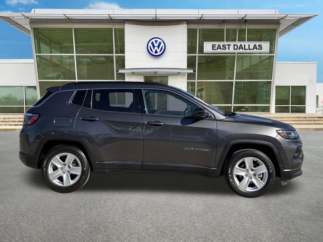 Used 2022 Jeep Compass Latitude w/ Convenience Group image 2