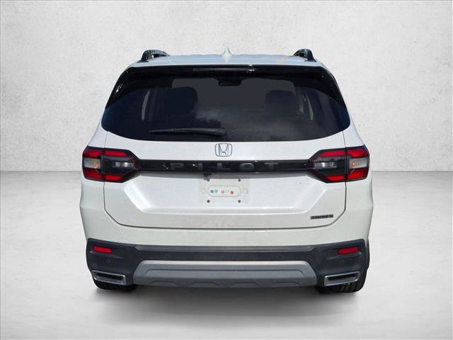 Used 2023 Honda Pilot Touring image 6