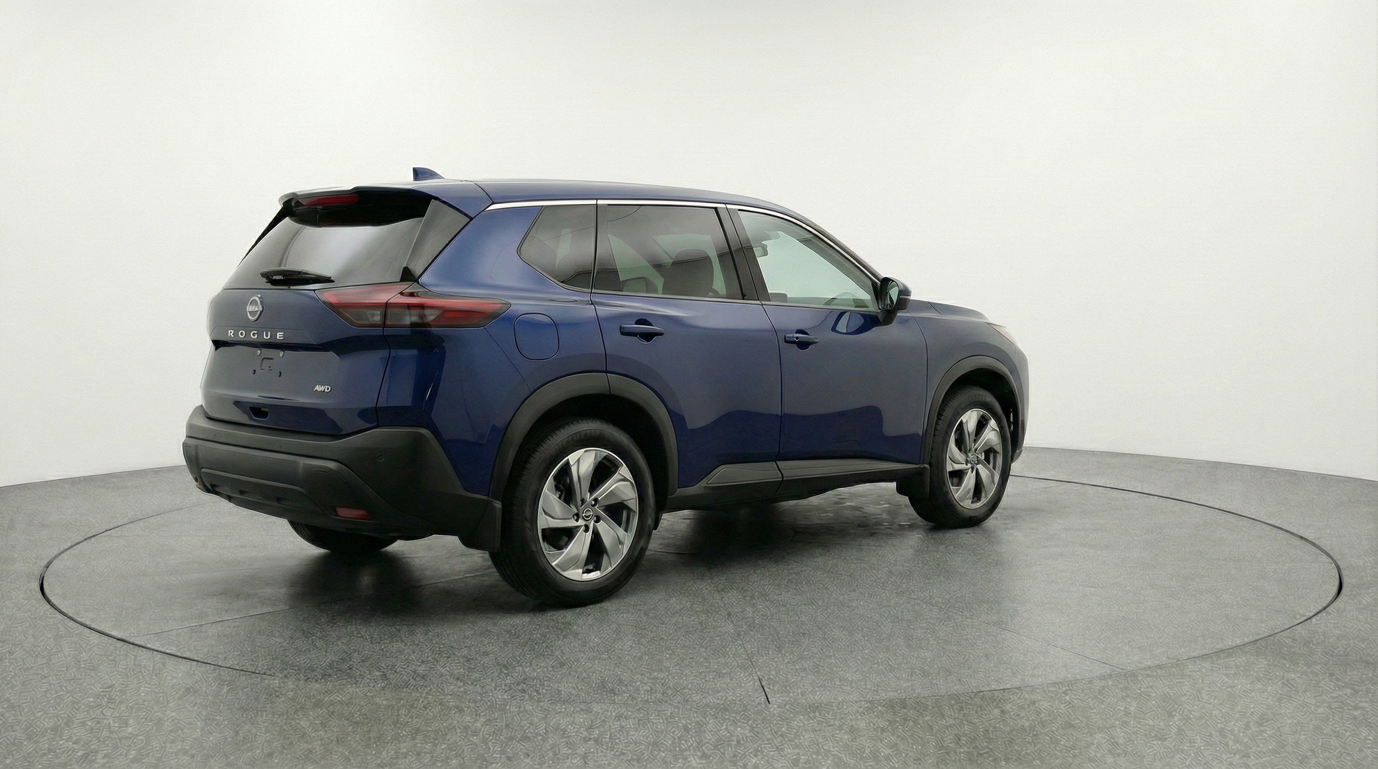 Used 2025 Nissan Rogue SV FWD image 9