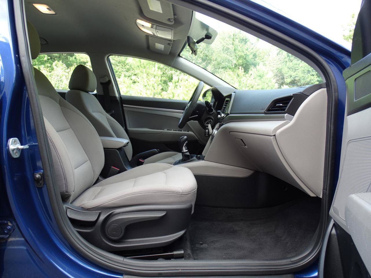 Used 2019 Hyundai Elantra SE FWD image 26